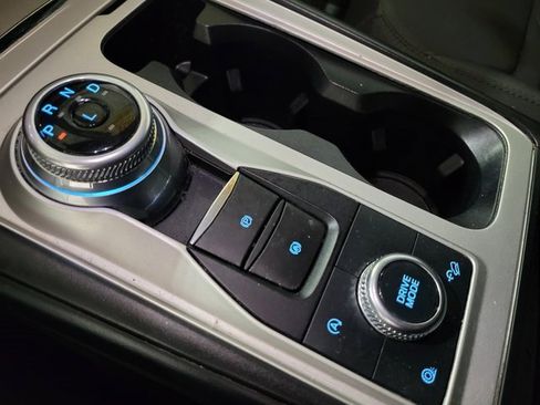 Used 2021 Ford Explorer XLT image 39