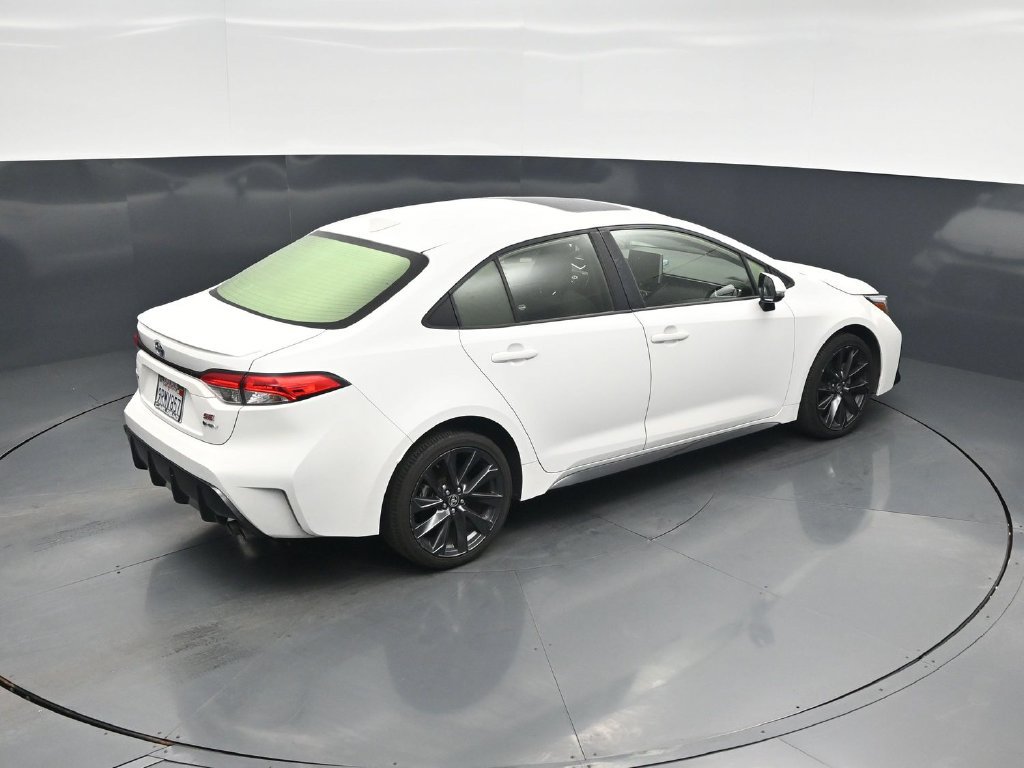 Used 2025 Toyota Corolla SE w/ SE Premium Package FWD image 39