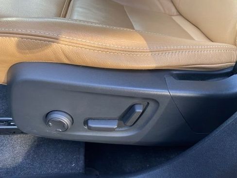 Used 2020 Volvo XC40 T5 Inscription image 12