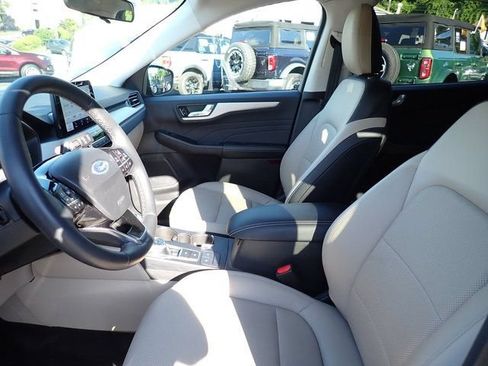 Used 2022 Ford Escape SEL w/ Technology Package AWD/4WD image 11