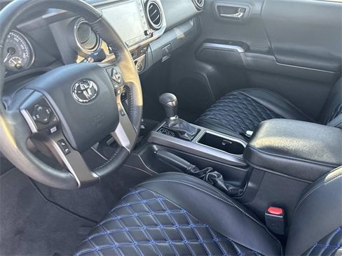 Used 2023 Toyota Tacoma TRD Sport image 31