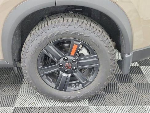 Used 2025 Nissan Rogue SV AWD/4WD image 12