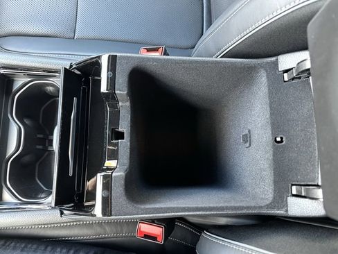 New 2025 Jeep Grand Cherokee Overland image 30