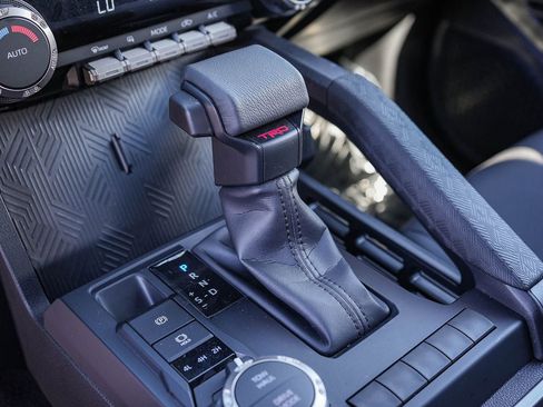 Certified 2025 Toyota Tacoma TRD Sport image 19