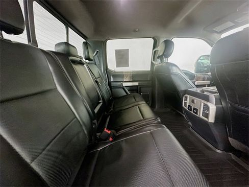 Used 2018 Ford F250 Lariat w/ Chrome Package image 28