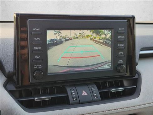 Used 2019 Toyota RAV4 XLE Premium FWD image 13