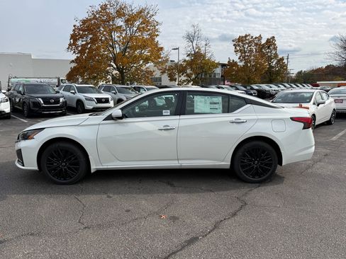 New 2025 Nissan Altima 2.5 SV w/ SV Special Edition Package image 9