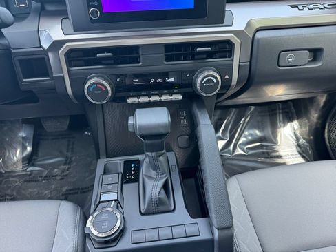 Used 2026 Toyota Tacoma SR5 AWD/4WD image 11