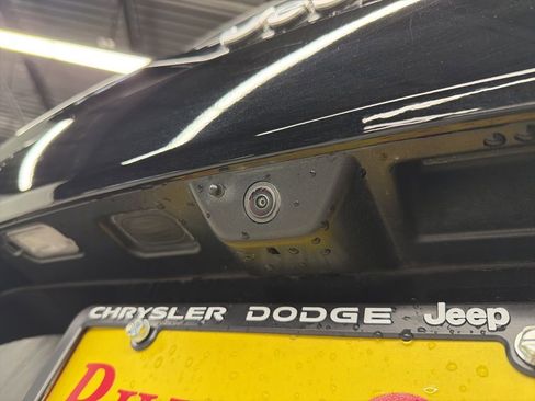 Used 2023 Jeep Grand Cherokee Summit AWD/4WD image 6