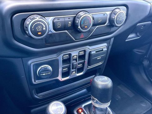 Used 2018 Jeep Wrangler Unlimited Sport S AWD/4WD image 24