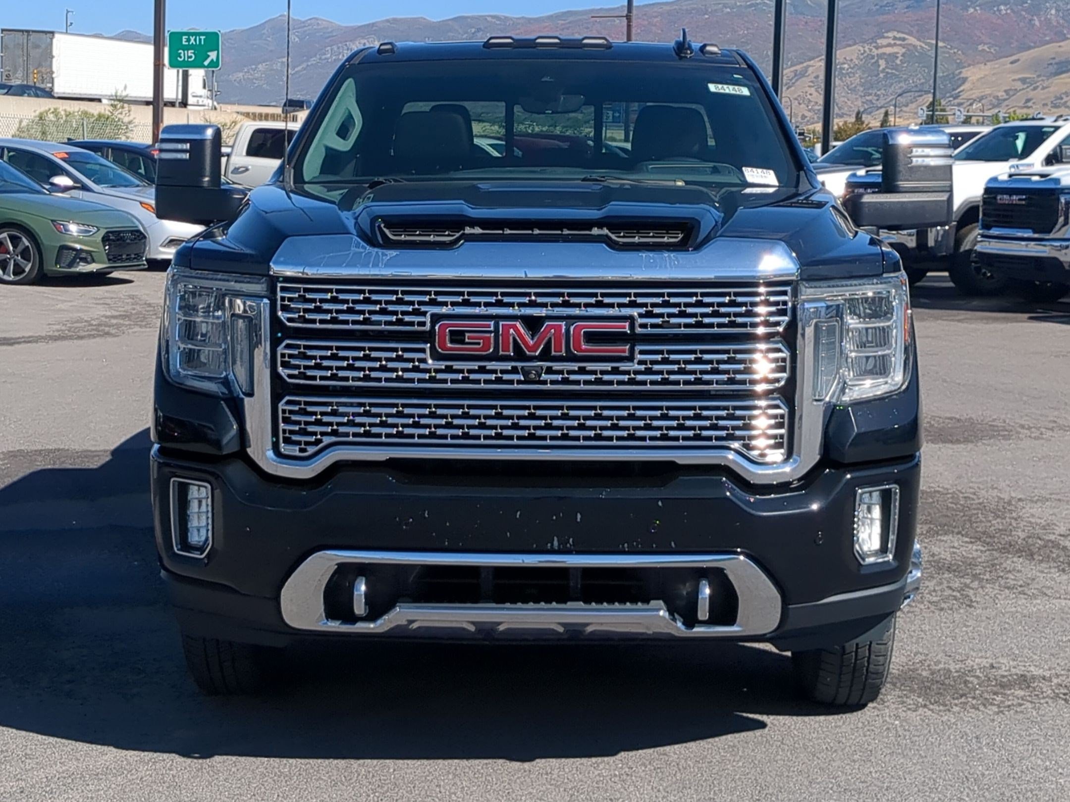 Used 2020 GMC Sierra 3500 Denali w/ Denali Ultimate Package AWD/4WD image 8