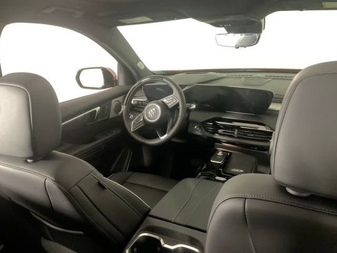 New 2025 Buick Enclave Avenir w/ Super Cruise Package image 32