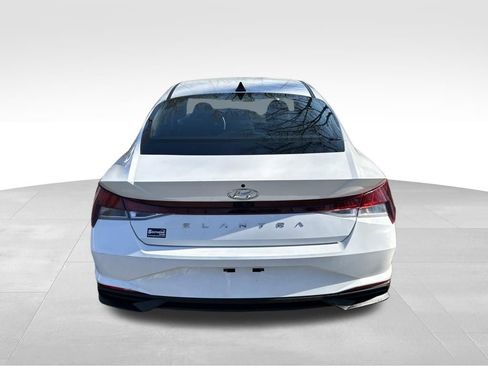 Used 2023 Hyundai Elantra SEL image 4