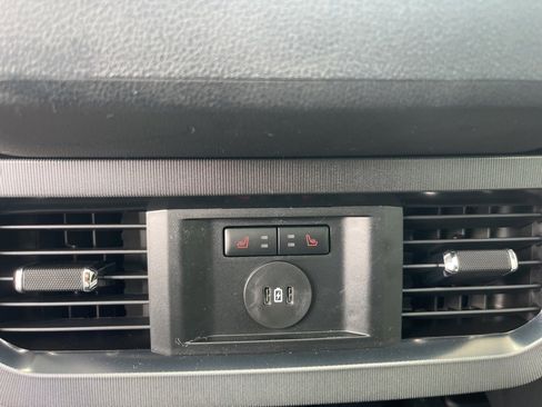 New 2025 Ford F250 Platinum image 15