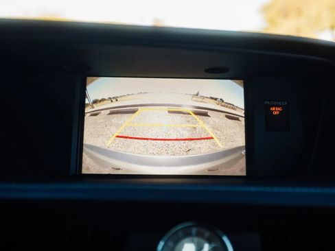 Used 2017 Lexus ES 300h w/ Luxury Package image 27