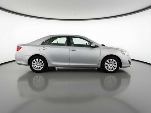 Used 2013 Toyota Camry LE image 8