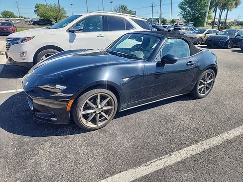 Used 2021 MAZDA MX-5 Miata Grand Touring image 2