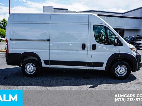 Used 2025 RAM ProMaster 2500 w/ Convenience Group FWD image 9
