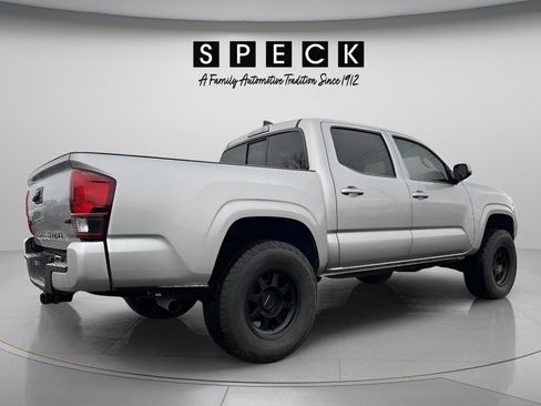 Used 2022 Toyota Tacoma SR image 5