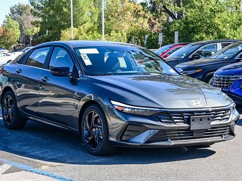 New 2026 Hyundai Elantra SEL Sport image 3