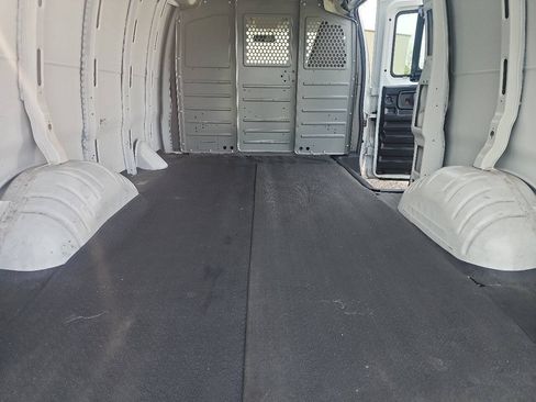 Used 2022 Chevrolet Express 2500 w/ Driver Convenience Package RWD image 11