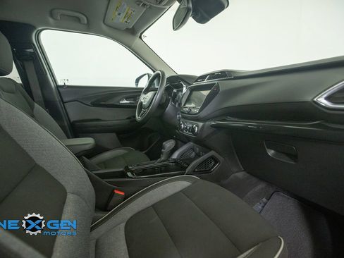 Used 2023 Chevrolet TrailBlazer LT w/ Convenience Package AWD/4WD image 6