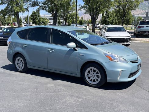 Used 2014 Toyota Prius V Three FWD image 5