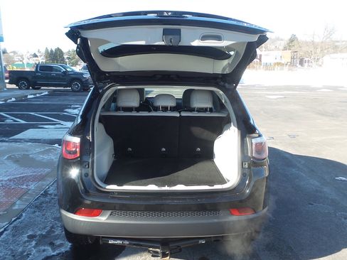 Used 2018 Jeep Compass Limited w/ Navigation Group image 12