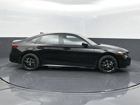 Used 2025 Honda Civic Sport image 5