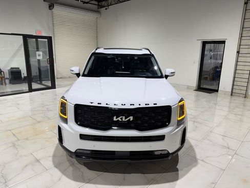 Used 2022 Kia Telluride SX w/ SX Prestige Package AWD/4WD image 2