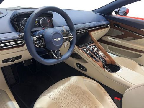 Used 2025 Aston Martin DB12 Convertible image 8