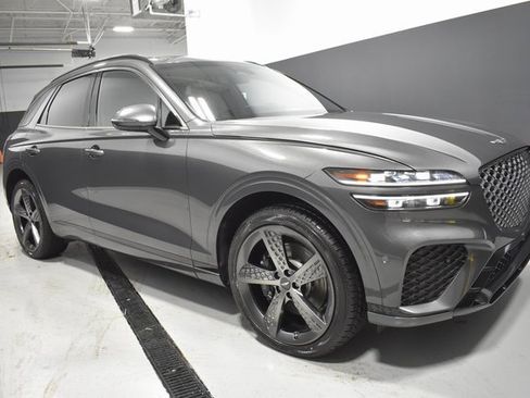 Used 2023 Genesis GV70 2.5T Sport Prestige w/ Sport Prestige Package image 7