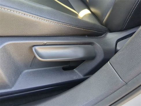 Used 2019 Volkswagen Jetta SE image 18