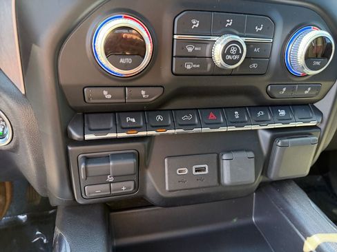 Used 2020 GMC Sierra 1500 Elevation w/ Elevation Value Package AWD/4WD image 33