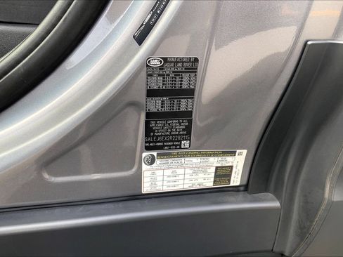 Certified 2024 Land Rover Defender 90 S AWD/4WD image 33