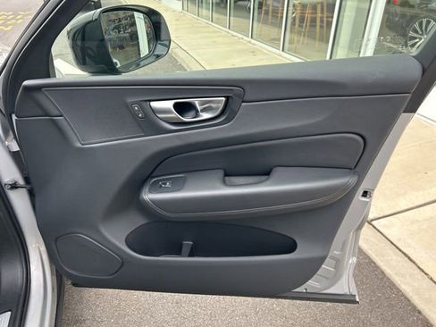 Certified 2025 Volvo XC60 B5 Plus AWD/4WD image 13