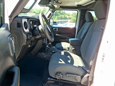 Certified 2025 Jeep Wrangler Unlimited Sport AWD/4WD image 13