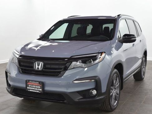 Used 2022 Honda Pilot Sport image 3