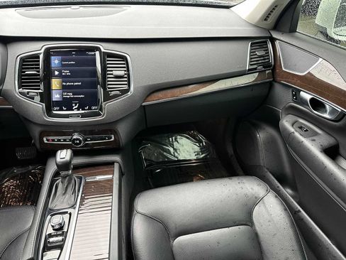 Used 2017 Volvo XC90 T6 Momentum w/ Vision Package AWD/4WD image 19