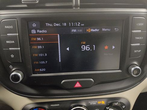 Used 2023 Kia Soul LX image 25