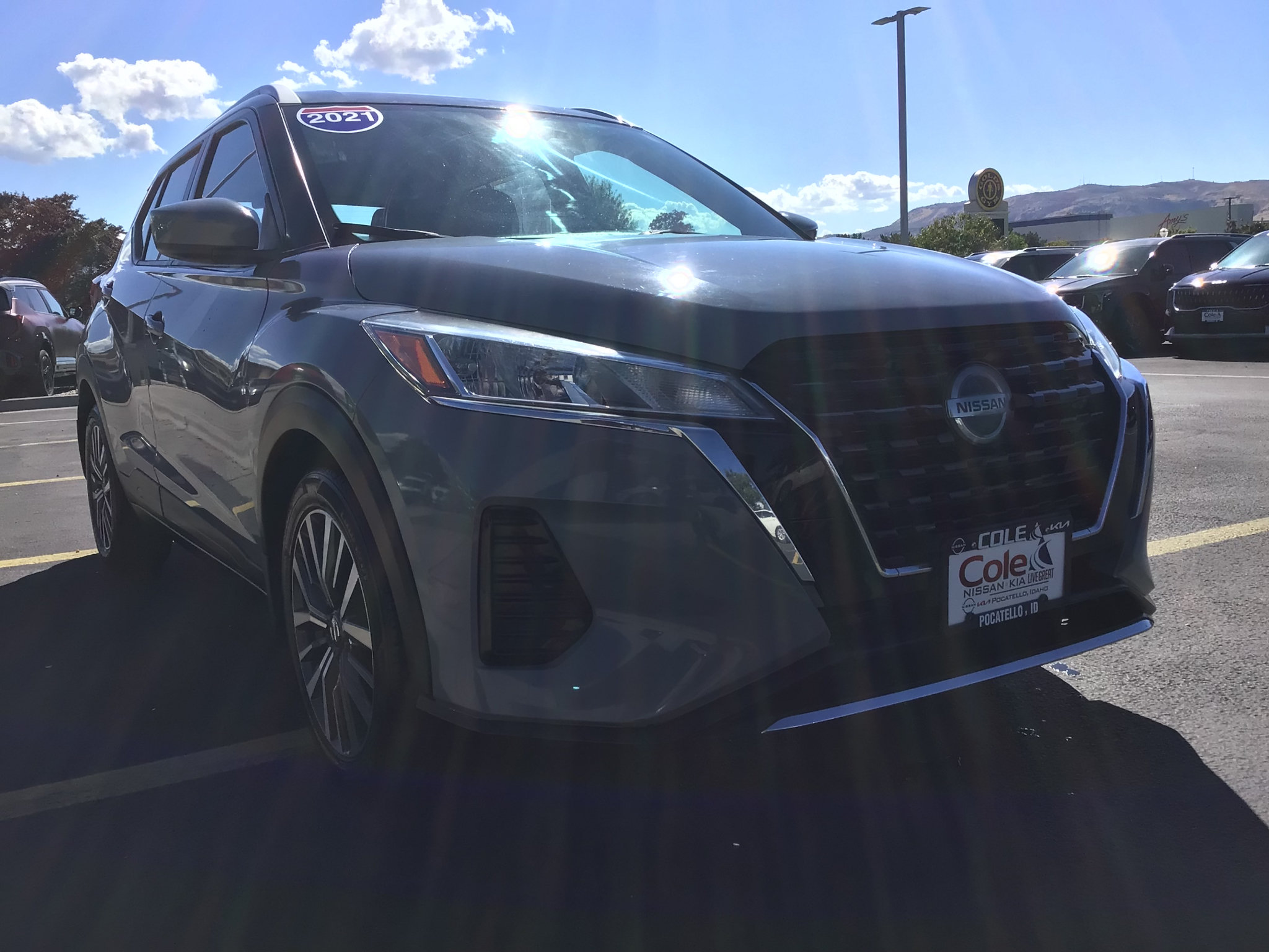 Used 2021 Nissan Kicks SV FWD image 1