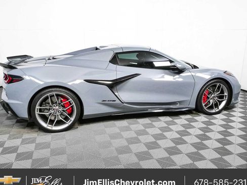 Used 2025 Chevrolet Corvette Z06 RWD image 2