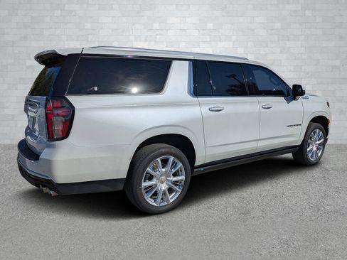 Used 2024 Chevrolet Suburban High Country image 5