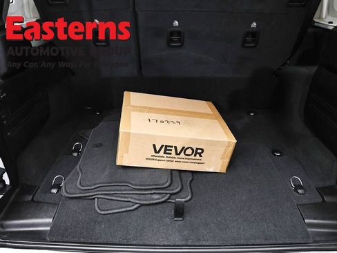 Used 2025 Jeep Wrangler Unlimited Sahara w/ Safety Group AWD/4WD image 9