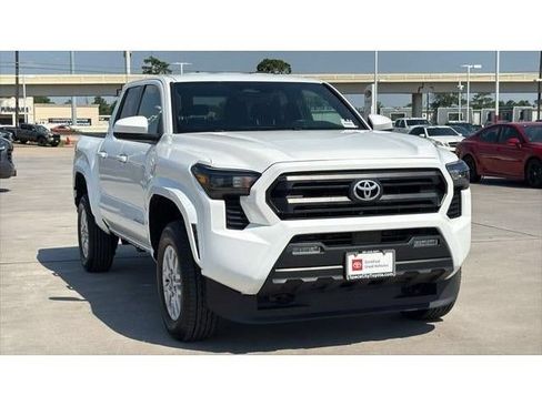 Certified 2024 Toyota Tacoma SR5 AWD/4WD image 7