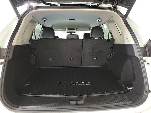 Used 2025 Nissan Rogue SV image 23