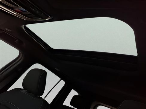 New 2025 Jeep Grand Cherokee Laredo X image 9