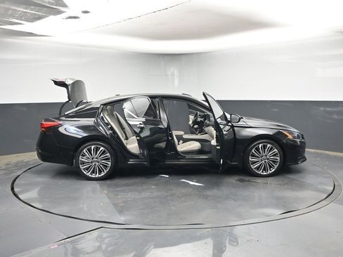 Used 2024 Nissan Altima 2.5 SL FWD image 46