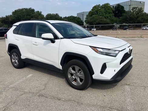 Used 2025 Toyota RAV4 XLE FWD image 3