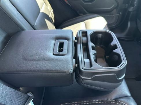 Used 2026 Jeep Wrangler Unlimited Sahara w/ Safety Group AWD/4WD image 31